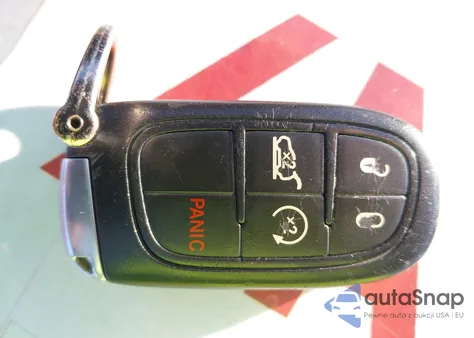 2014 Jeep Cherokee Latitude z USA, uszkodzony, nr VIN 1C4PJMCS1EW243837